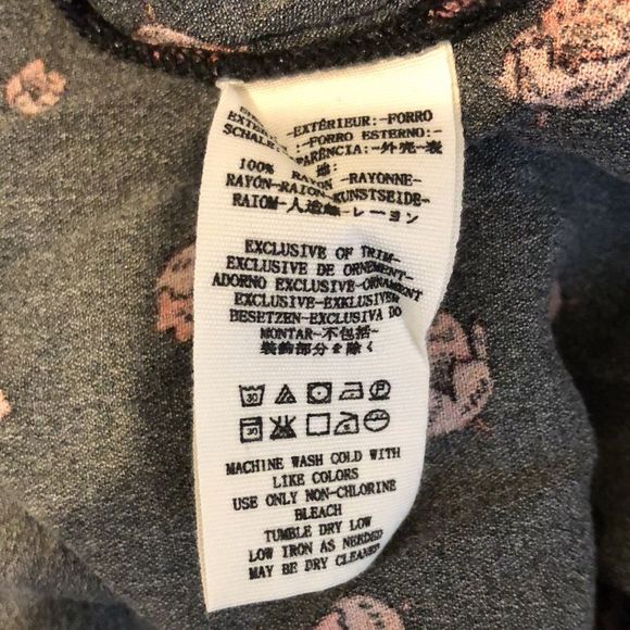 FREE PEOPLE Black Boho Tunic w Smocked Detail and Red Floral Pattern Sz Small - Picture 11 of 15